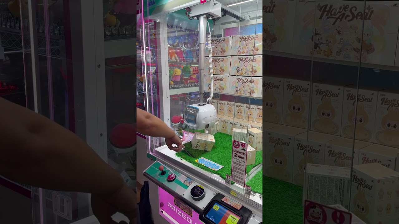 Bye bye Labubu  🥹 #clawmachineshort #labubu #labubuv2 #labubumacaron