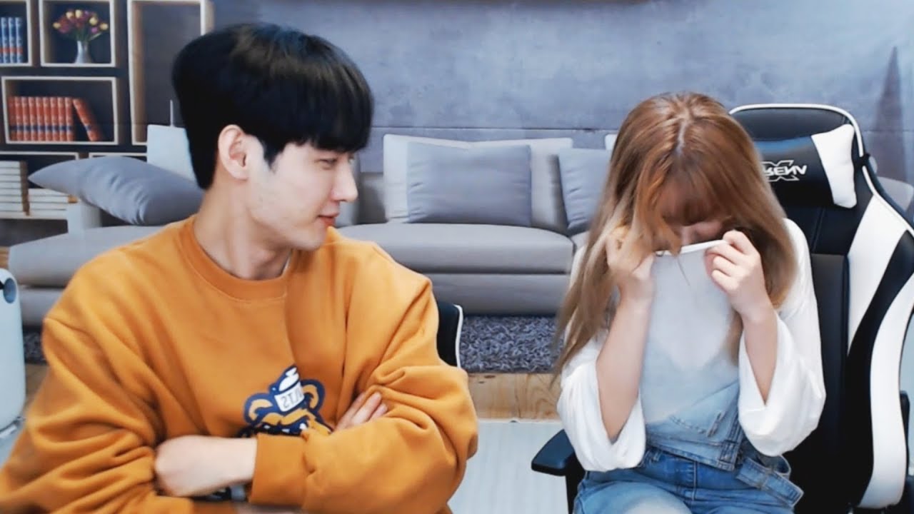 2년만에 만난 레전드 그녀..갑자기 어디봄..?