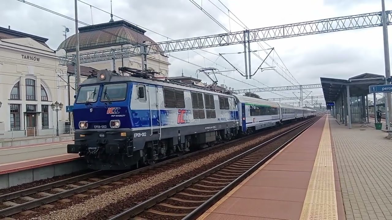 EP09-002 z IC FAŁAT do Poznania Gł. zatrzymuje się na stacji Tarnów 14.10.2025