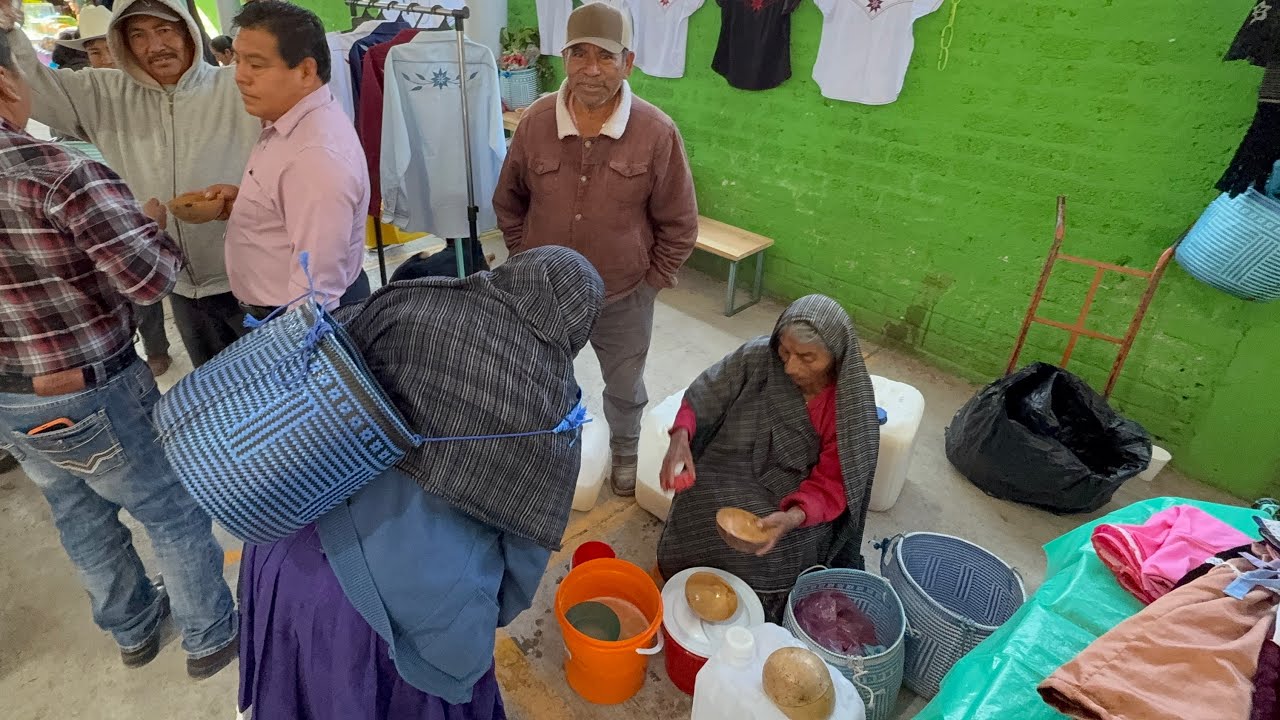 Día de plaza en san Juan Mixtepec región de la mixteca oaxaqueña 