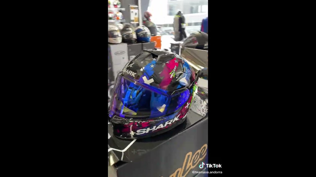 #Shark Skwal i3 Leds intelligent helmet #sharkhelmets #casco, casques, villes, urban, ciudad