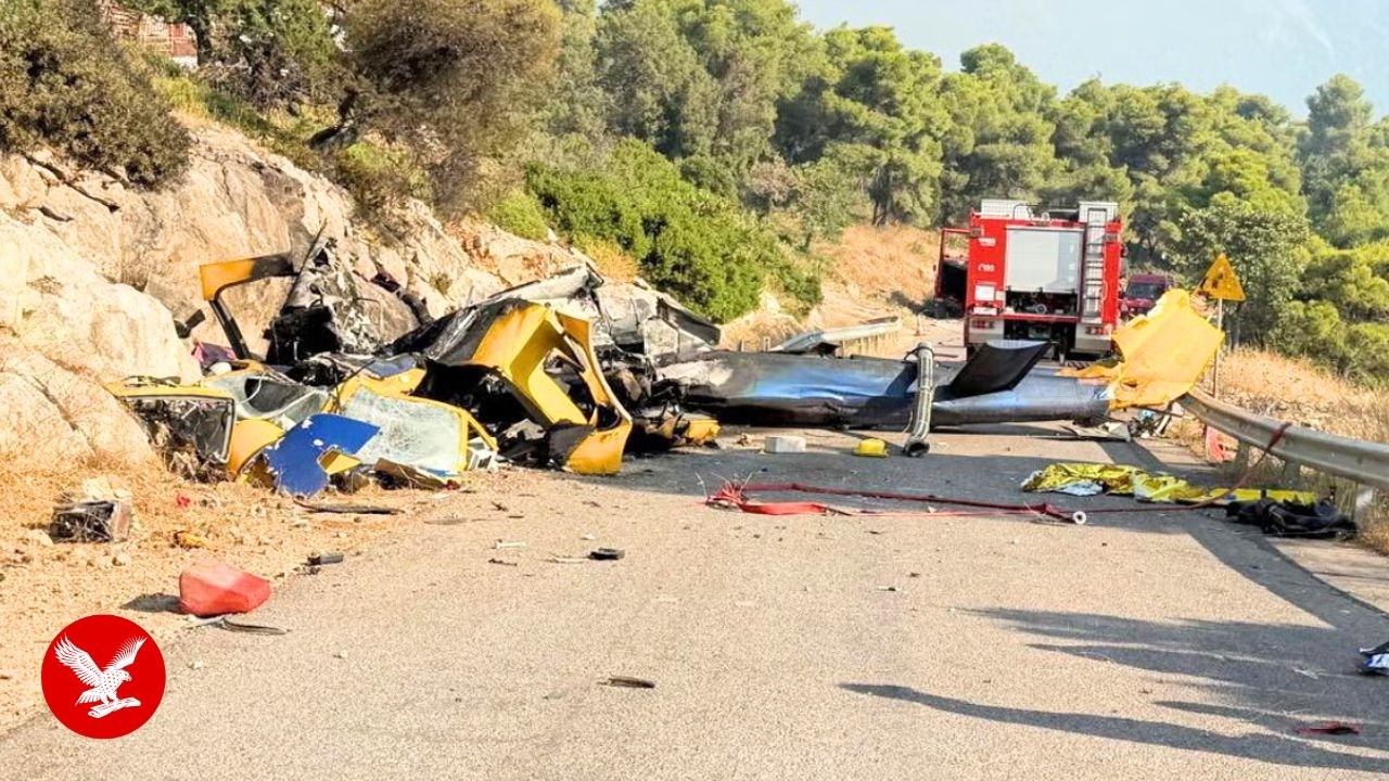 Eyewitness footage captures Greek firefighting helicopter collision