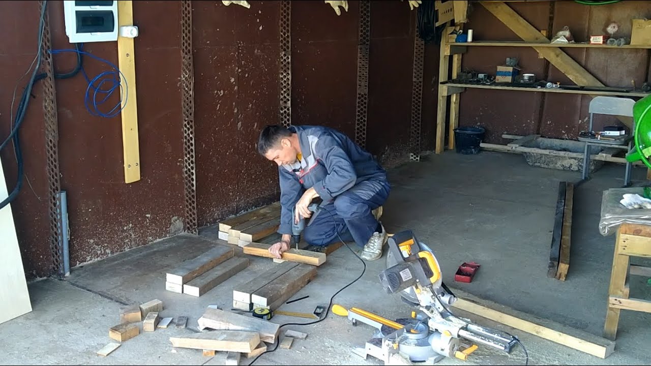 Стеллажи и стол для гаража