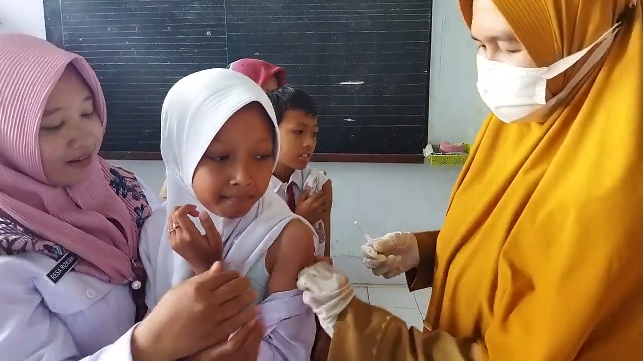 😅 wajah lucu pas waktu suntik DT kelas 5 ada yg sampe nangis 🤣