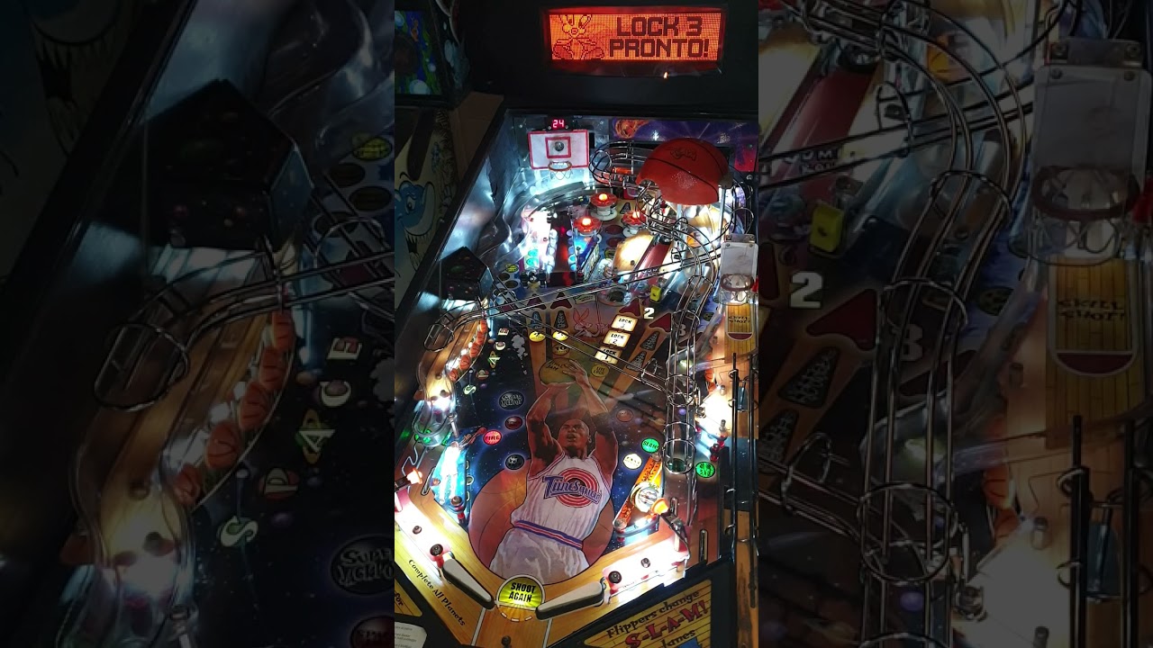 Playing on Space Jam pinball machine (SEGA)