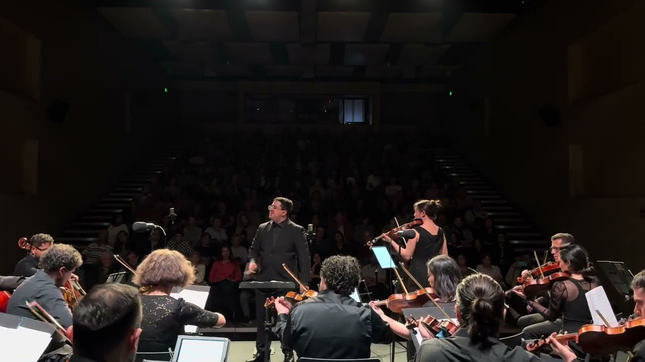 Piazzolla, A. Four Seasons of Buenos Aires: Spring (excerpt). Violin-Mimi Jung. Valentín Bravo-Cond.