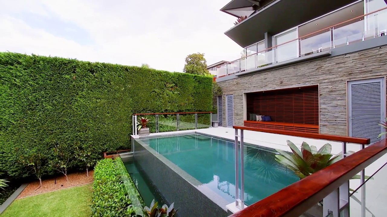 Longueville, 14 Woodford Street