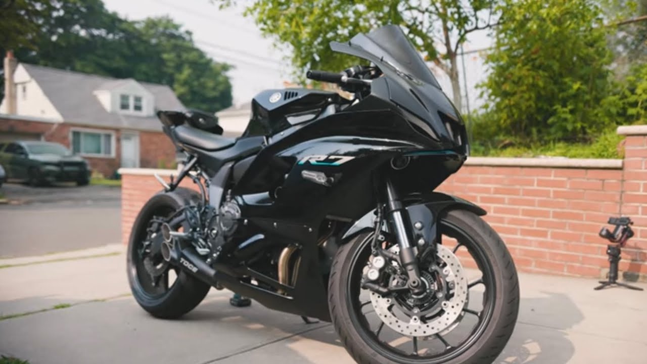 How to Adjust Your Motorcycle Chain (Yamaha R7)