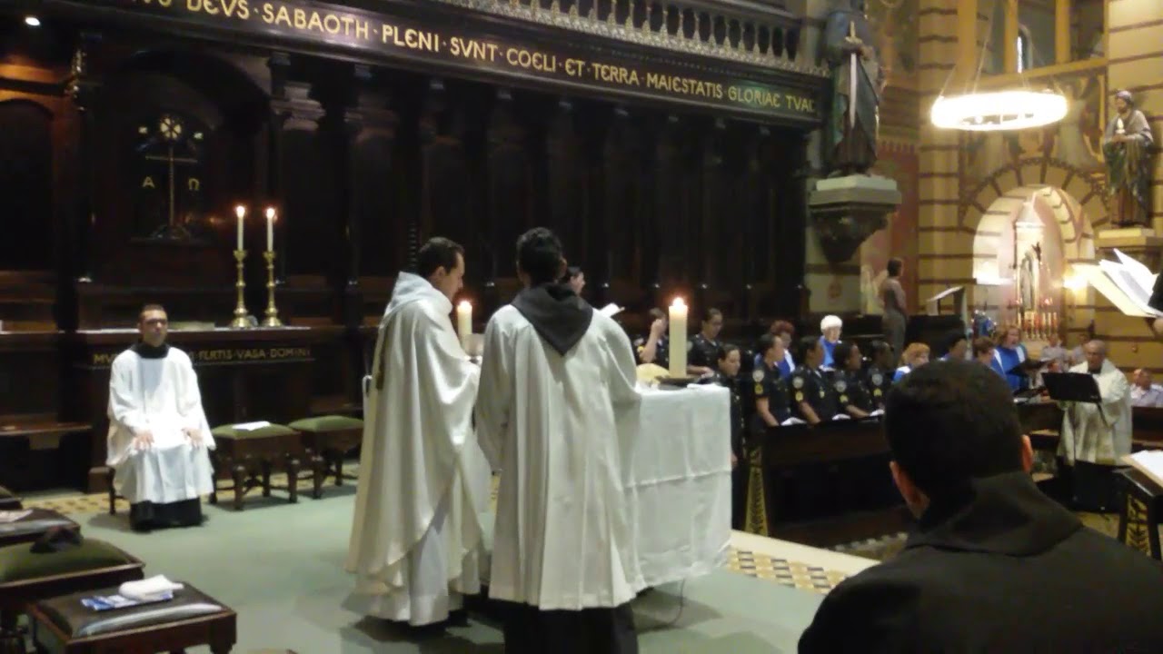 Laudate Dominum - Missa da Aeronáutica no Mosteiro de São Bento de SP.