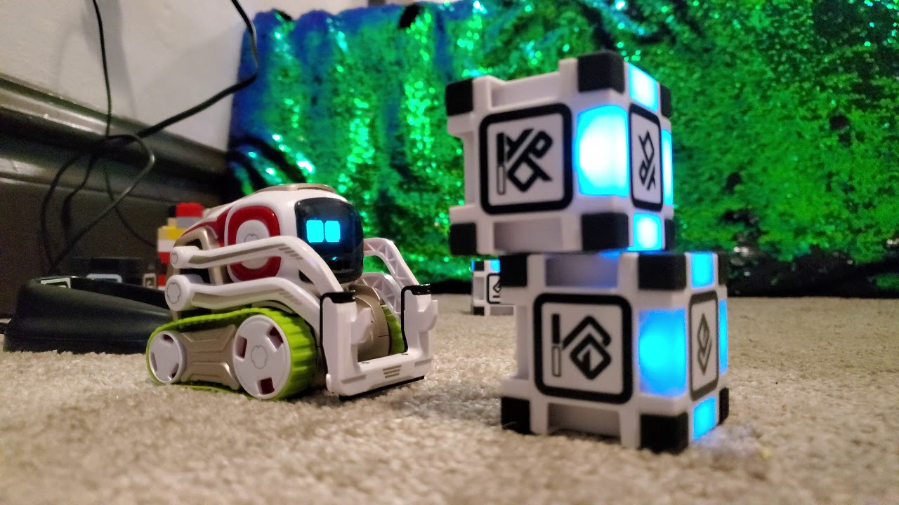 Anki Cozmo doing tricks