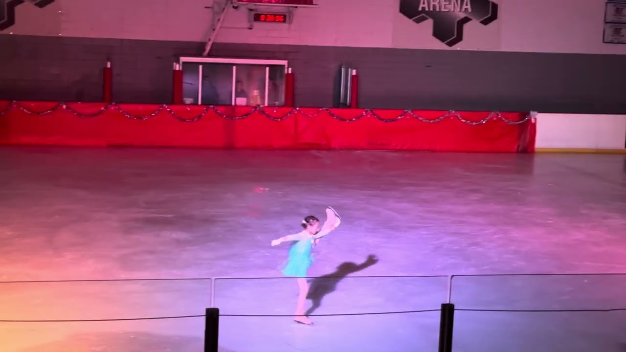 2024 Xmas ice show - Let It go