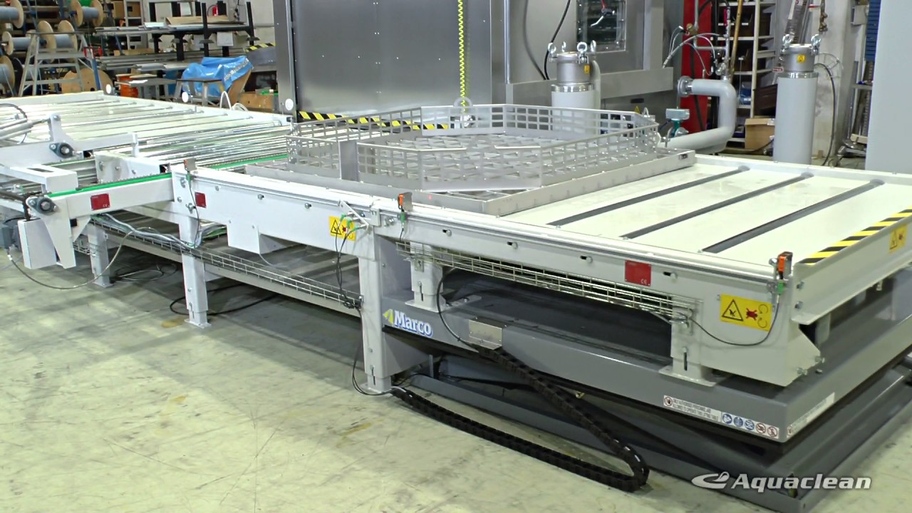 AQUA CLEAN Multi - a cleaning system with a T-conveyor