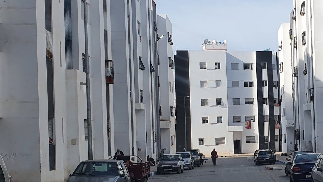 مباشرة من الصخيرات الهمزة بجنبات شارع الحسن التاني بقع ومحلات تجارية للبيع وها التفاصيل..همزة واعرة
