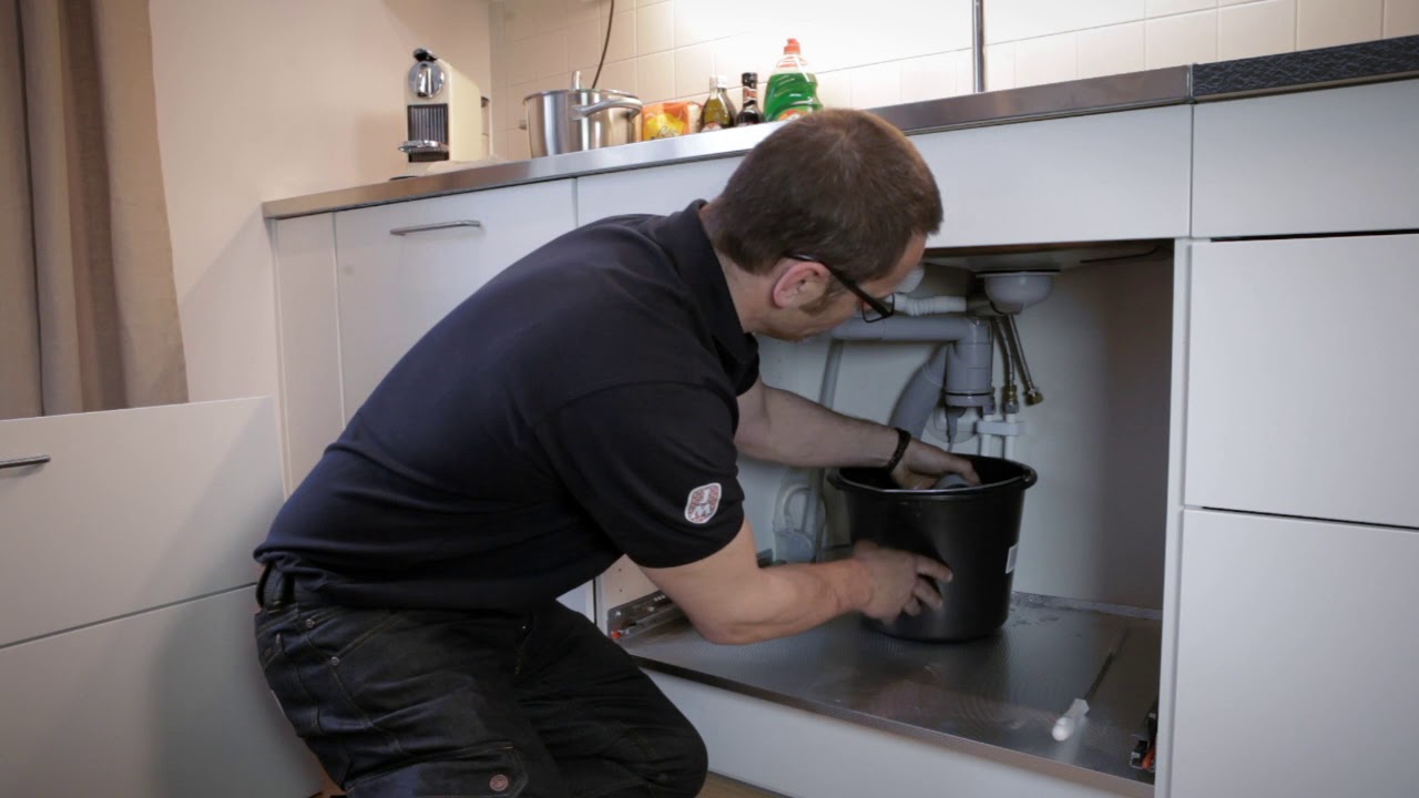 Rengöring av vattenlås i köket