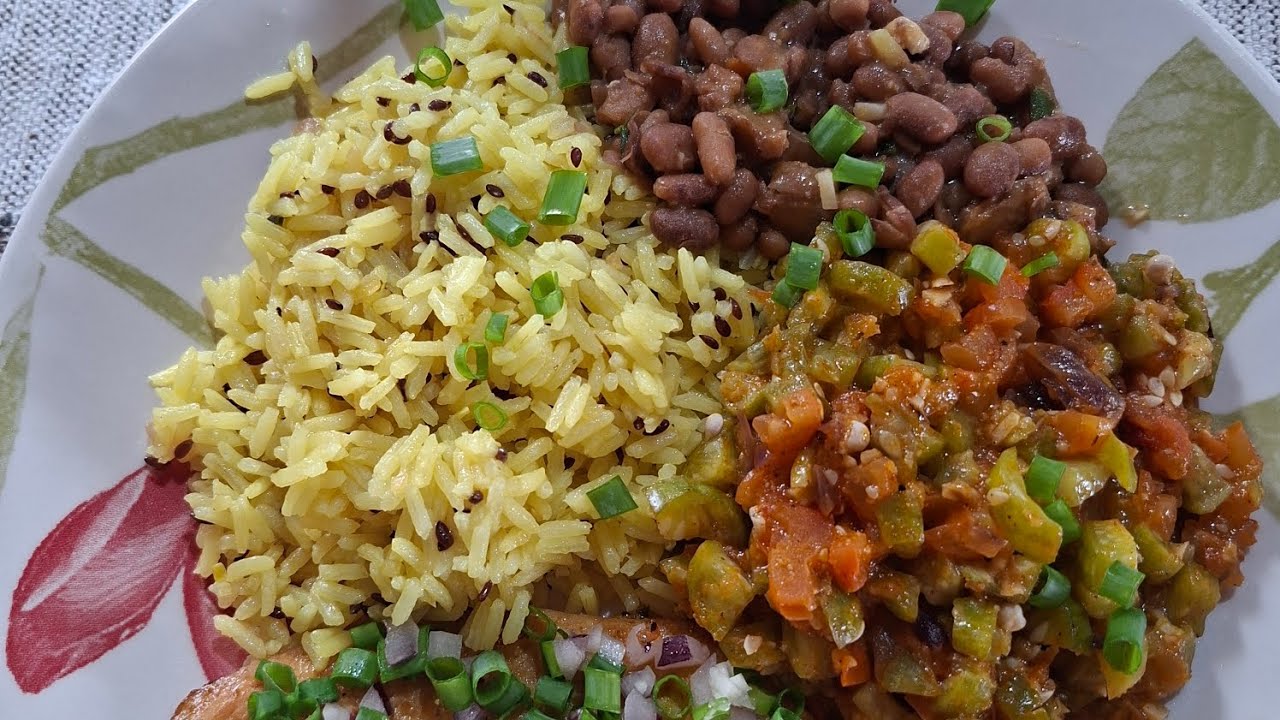 Cuidando da roça e fazendo almoço 🥰