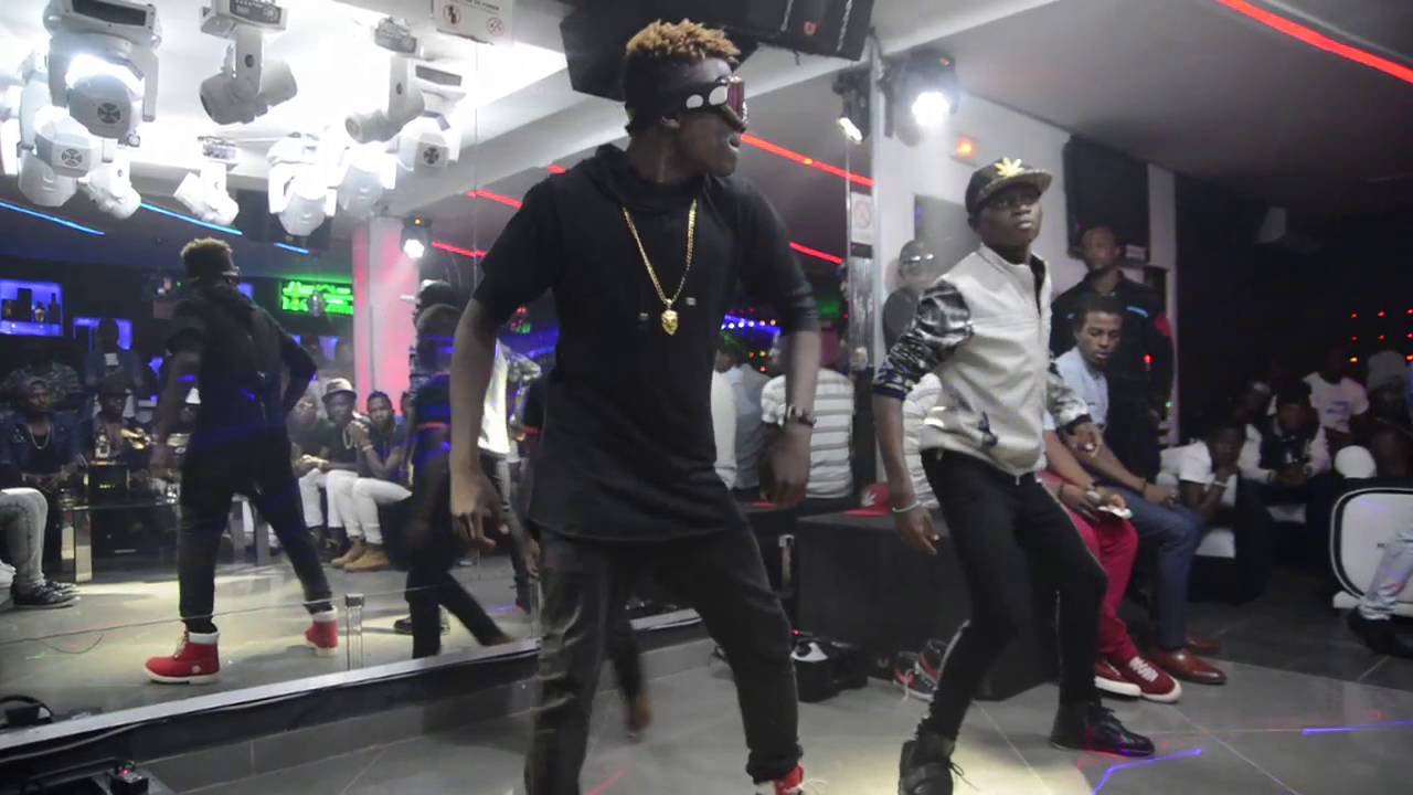 demonstration de force bebe dj et les danseurs coupé decalé