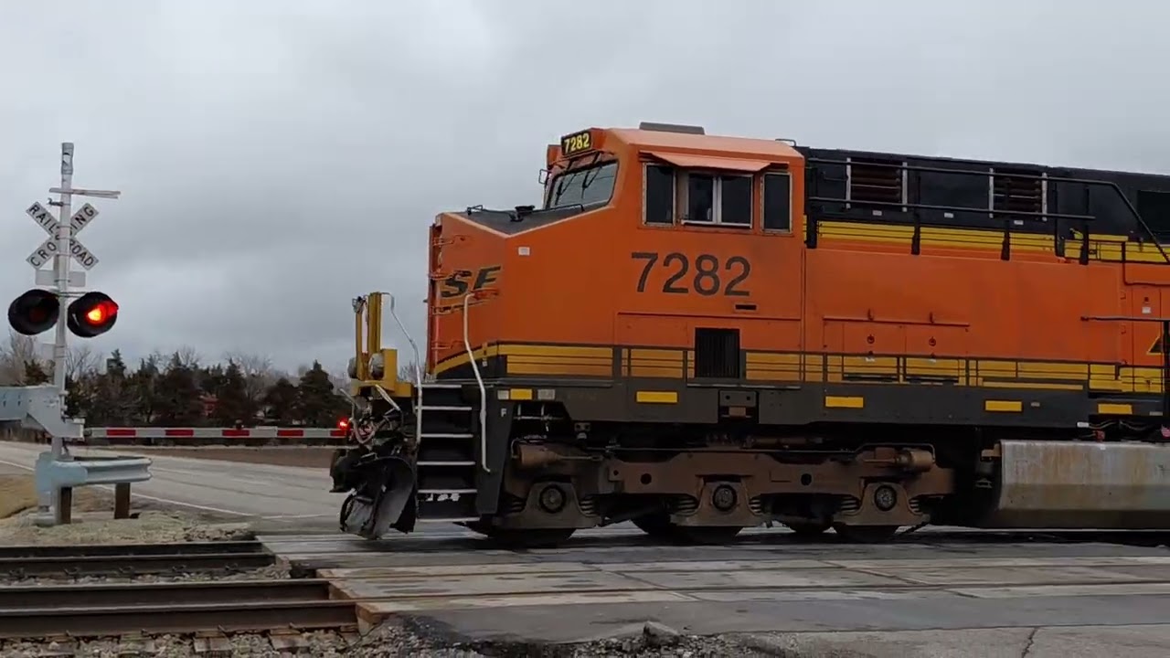 BNSF Power Move picks up Grain Train at Burrton, KS 2/14/26