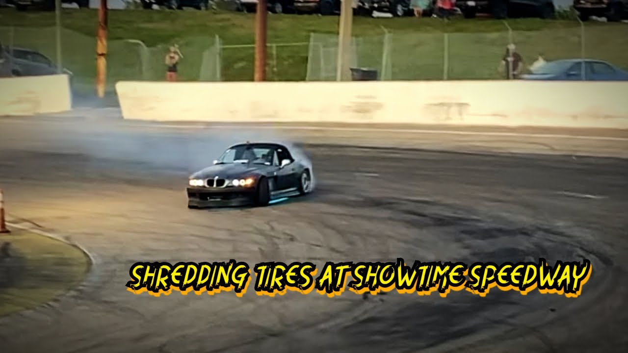 Drifting my BMW Z3 at Showtime Speedway 3/15