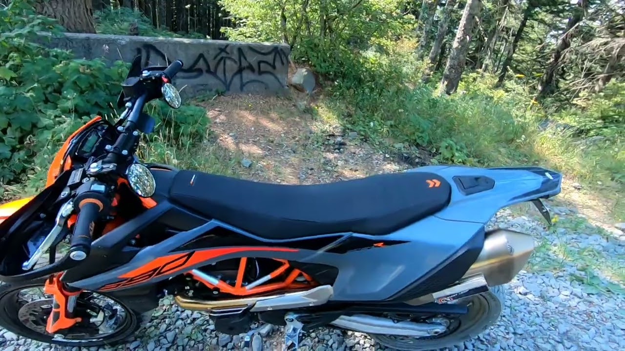Dunlop Mutant first impressions KTM 690 SMCR