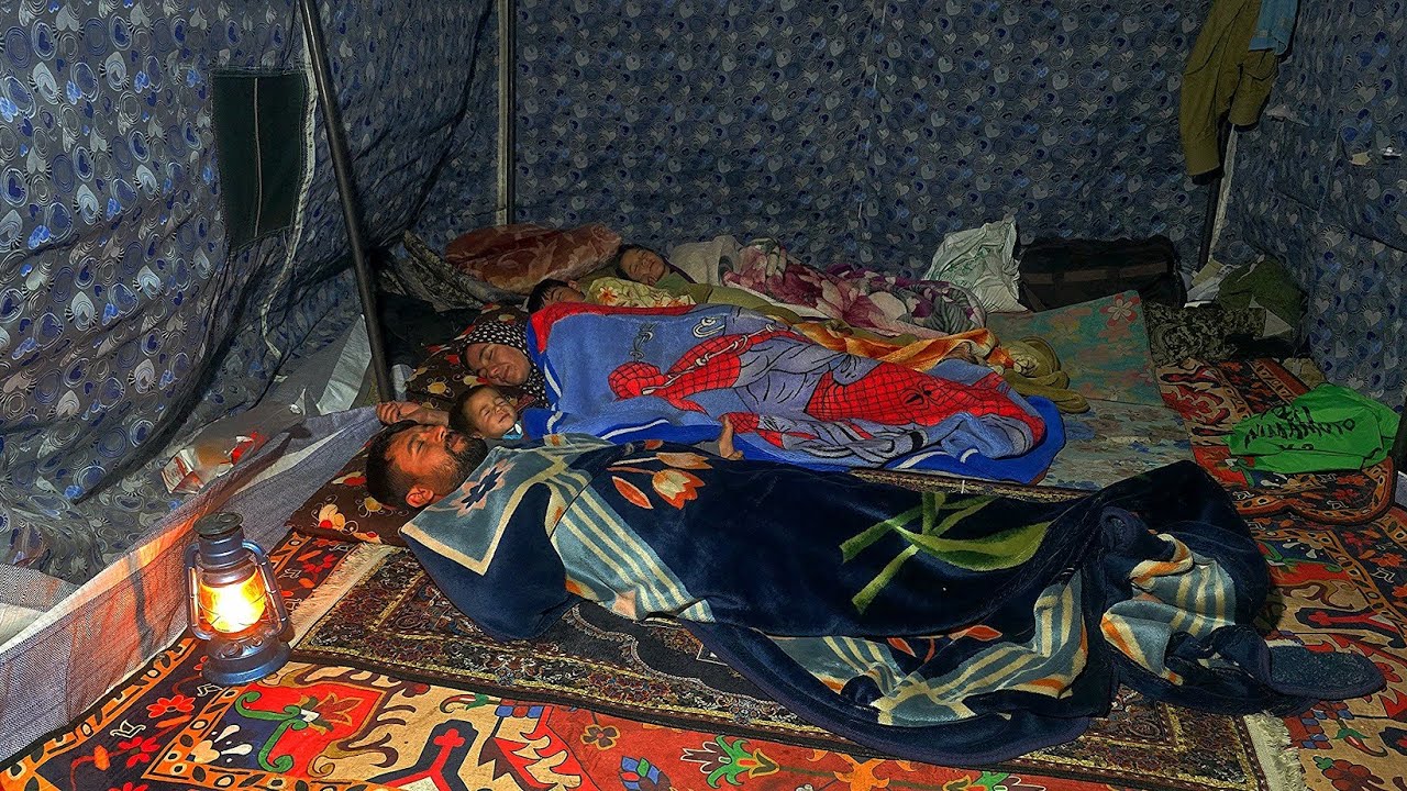 Full Day with a Nomad Family 🏕️🌄 | From Sunrise to Campfire in the Zagros Mountains 🐐🍞