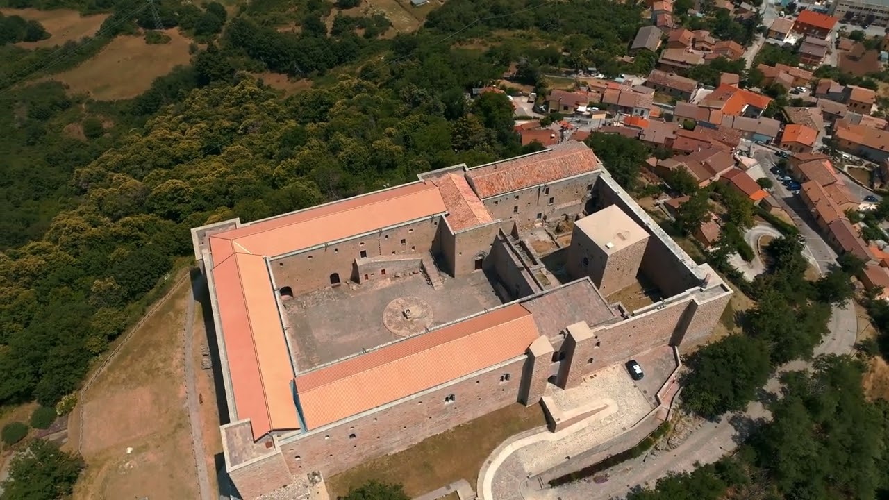 ° Castello di Lagopesole °