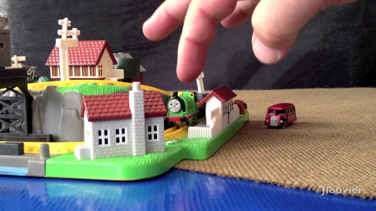 Thomas Bluebird Miniature Playset By ERTL - A Retro Thomas Product Review!