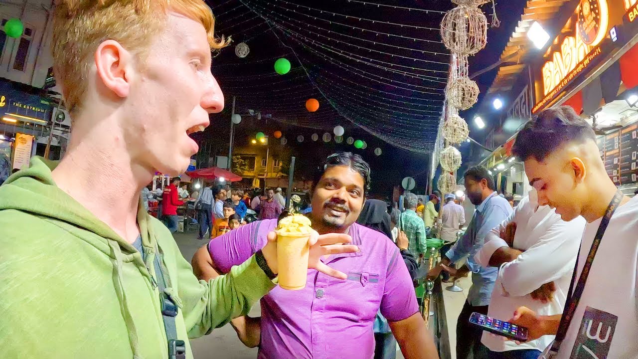 Joking with friendly Indians at Mumbai's most famous falooda shop 🇮🇳