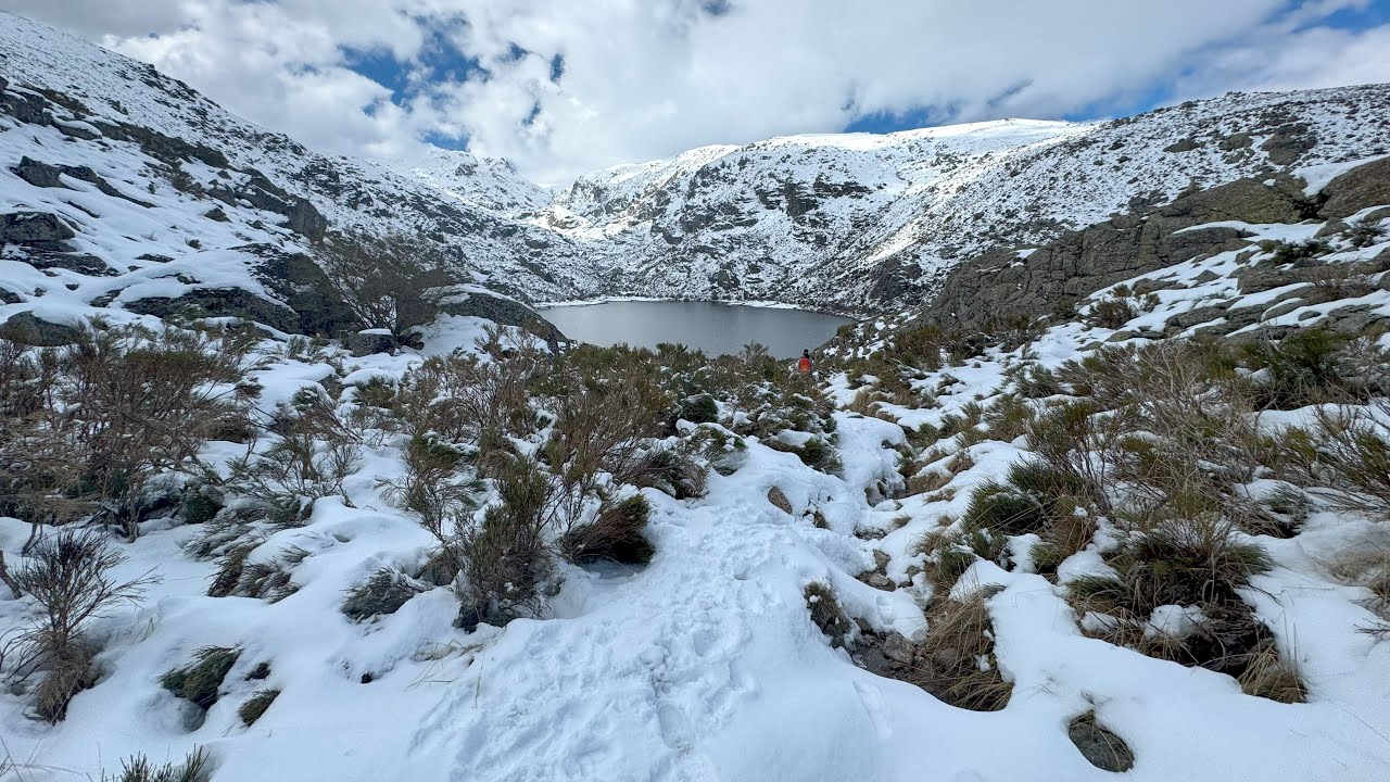 Laguna Duque (y Canalizos). Gredos invernal.