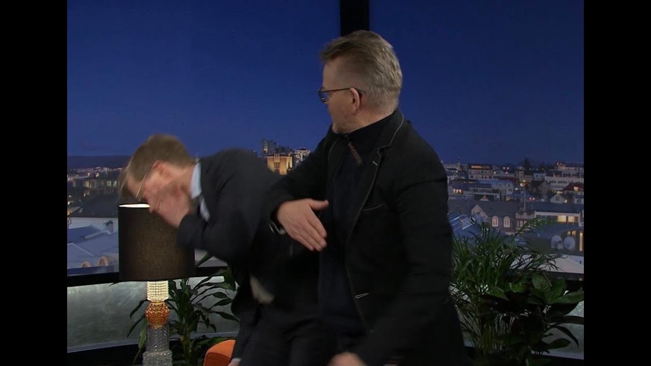 Gunnar Helgason lemur G&iacute;sla Martein &iacute; beinni