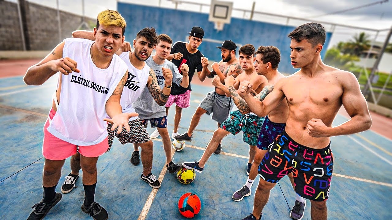 A NOVA QUADRA DE FUTEBOL DO CONDOMÍNIO !!  *quem perder paga a coca*