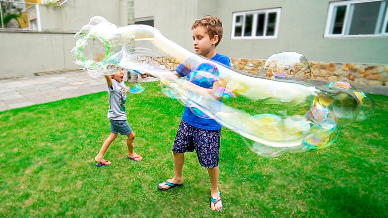 BOLINHAS DE SABÃO GIGANTE - Vídeo Infantil - Paulinho e Toquinho