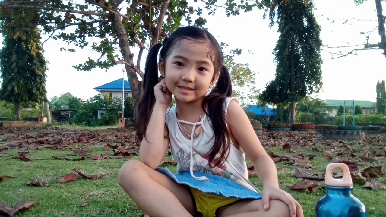 My daughter wants to learn how to create a vlog