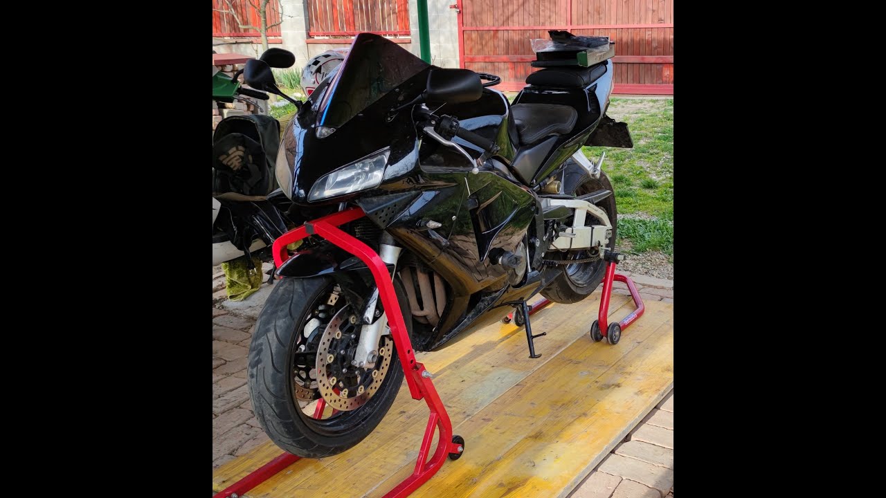 Honda CBR600RR 2004 part 1 Plastic covers disassembly for screws mounting and air filter replacement