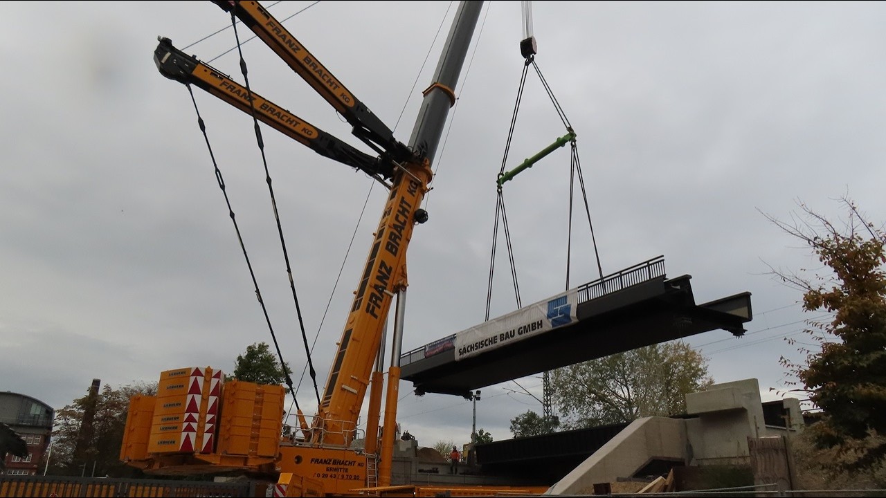 FRANZ BRACHT - LIEBHERR 1750-9.1 beim Einbau der zweiten 130t Brücke