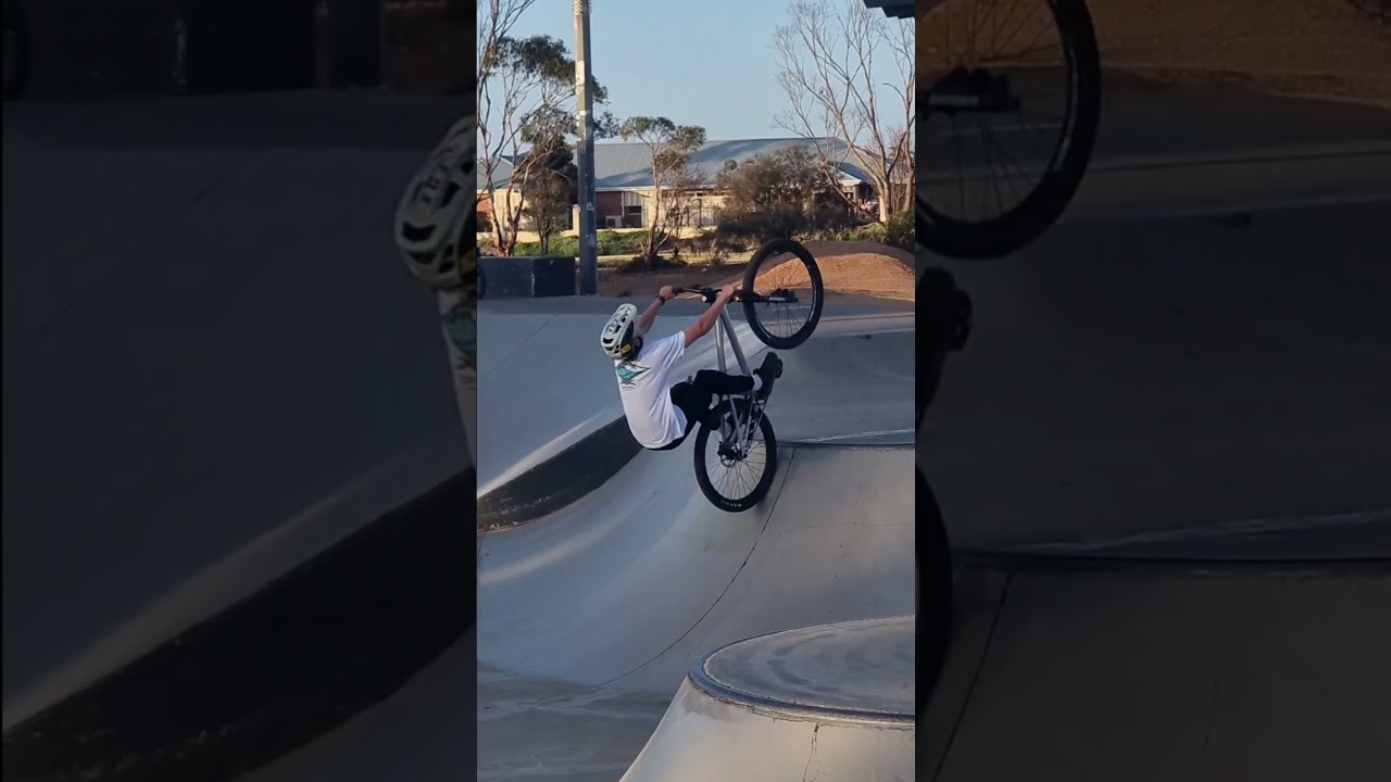 BACKFLIP ON DIRT JUMPER #backflip # bikebackflip #fypbackflip #bevan #bikeflip