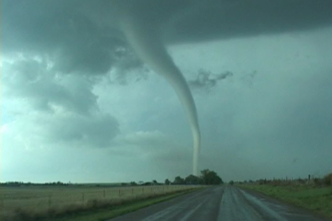 Arnett, OK Tornado 5-4-07 by Val and Amy Castor