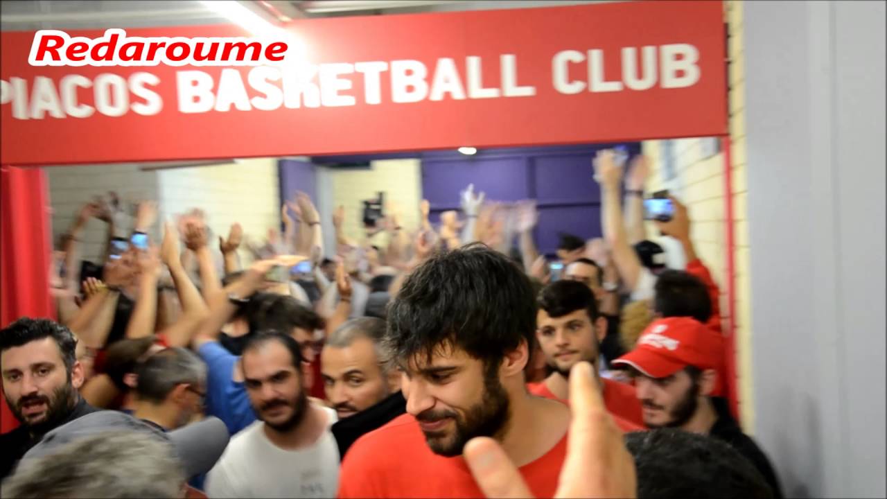 Olympiacos B.C 2015-2016 - Η υποδοχη των πρωταθλητων στο Σ.Ε.Φ