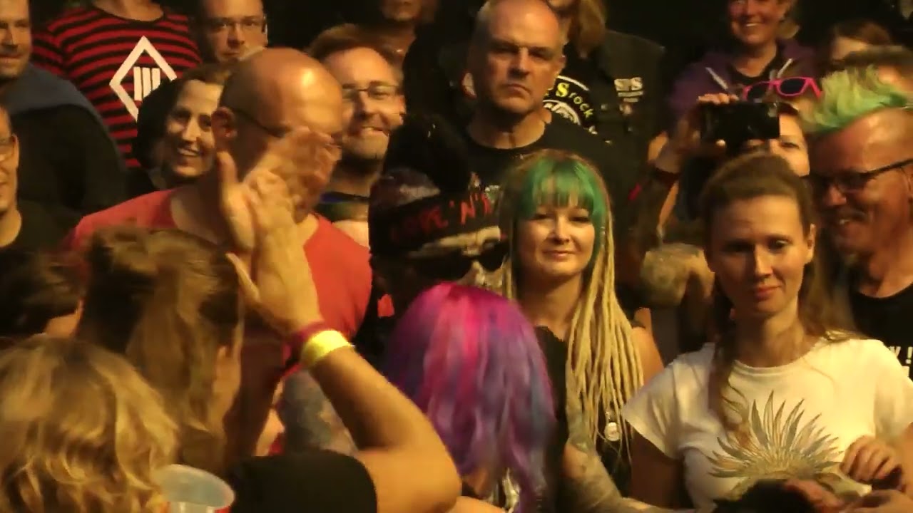 Banane Metalik - Pod Parou 2024 - Trutnov - punk live event