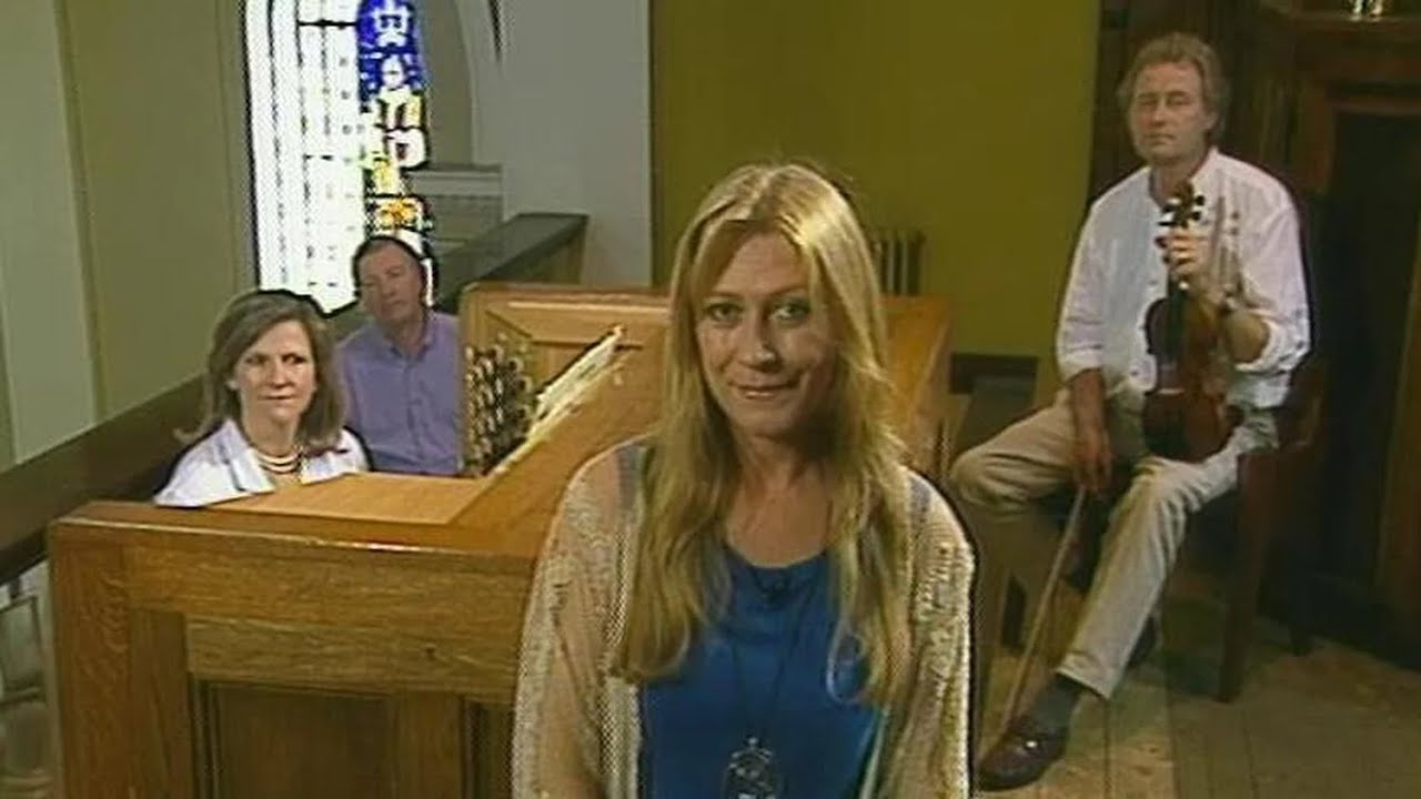 Bean Dubh An Ghleanna (Dark Woman of the Glen) - Catherine Ennis, Liam O’Flynn & Seán Keane, 1997