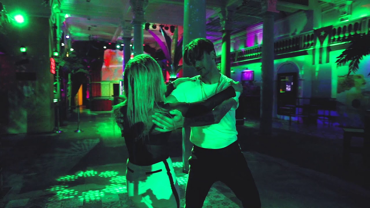 BACHATA - Edyta Kwaśna & Michał Kot - EGURROLA DANCE STUDIO