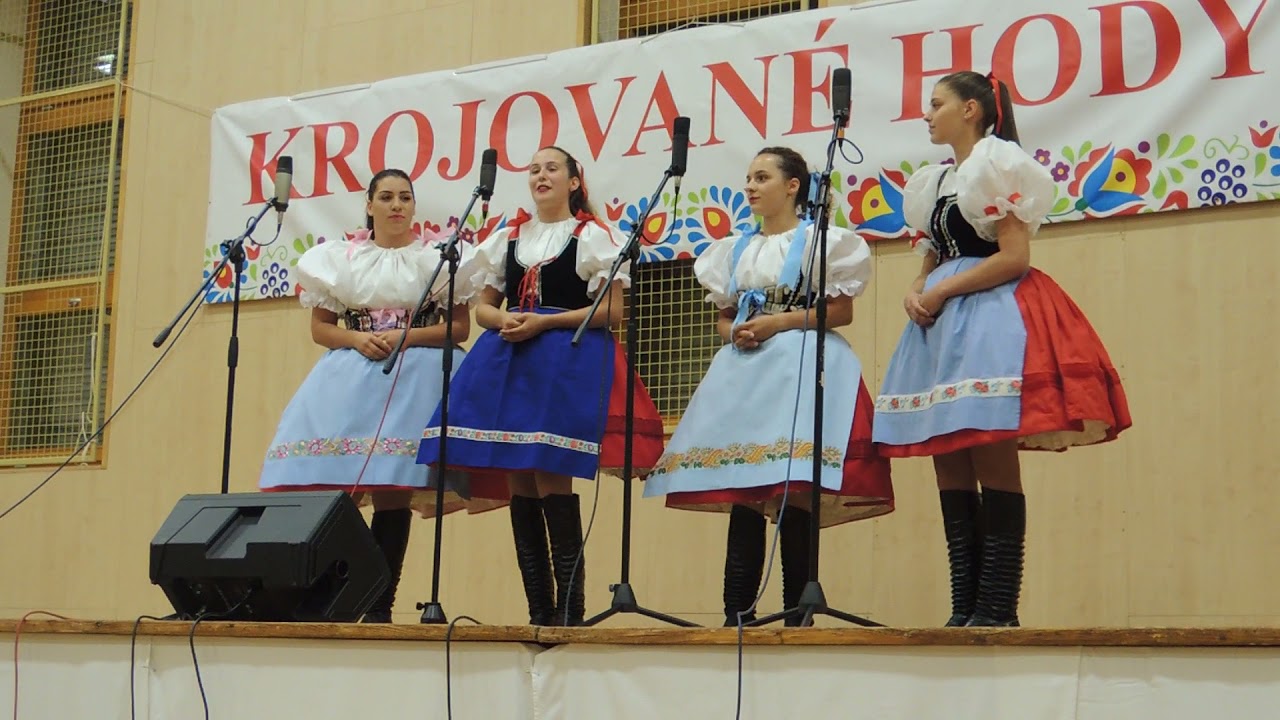 Eliška, Helenka, Katka, Petra - předhodovní zpívání Ladná 2021