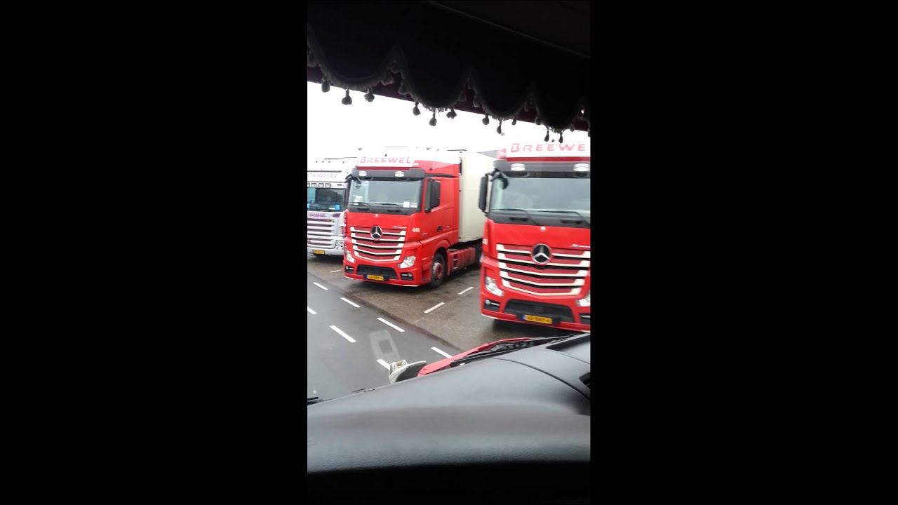 Bloemen auto's op Rijnsburg