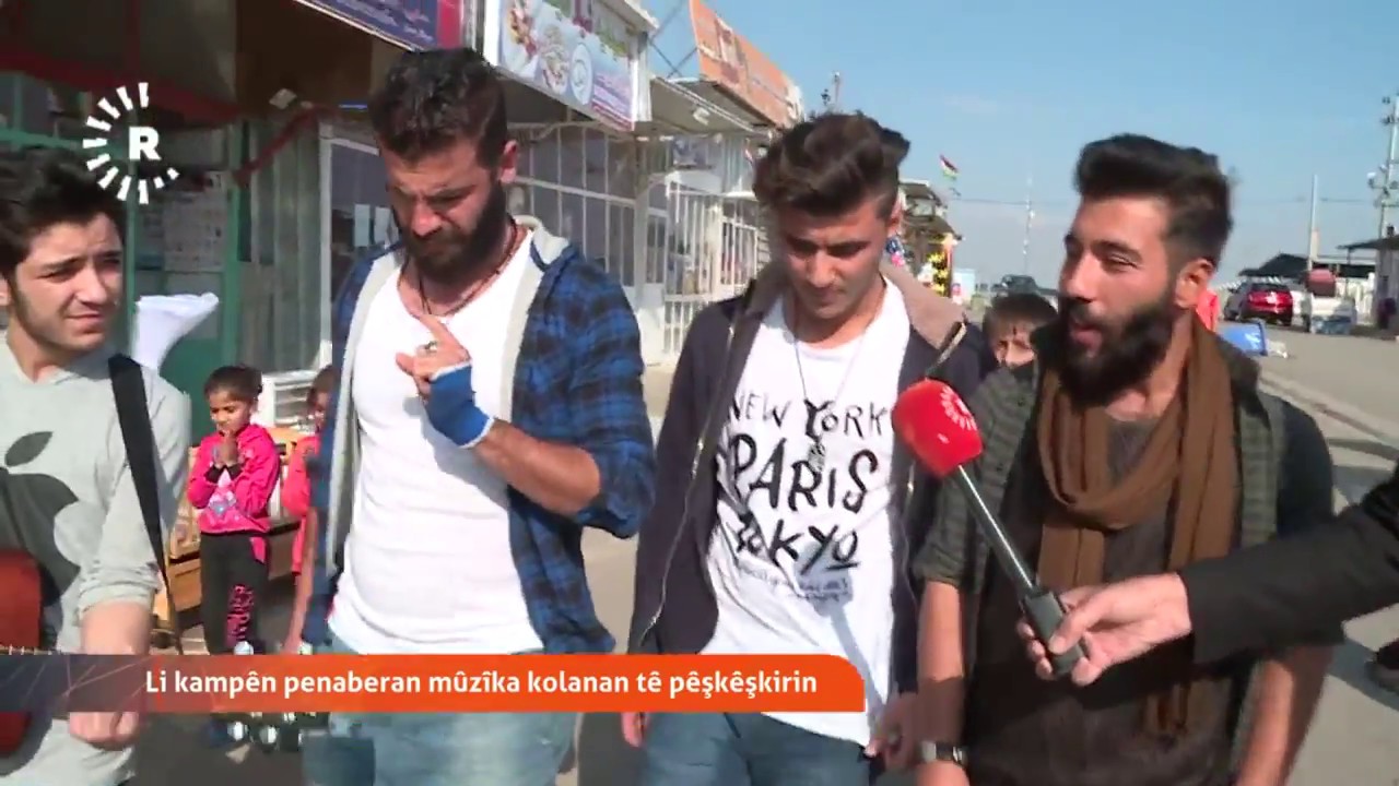 موسيقا الشوارع في مخيم دار شكران