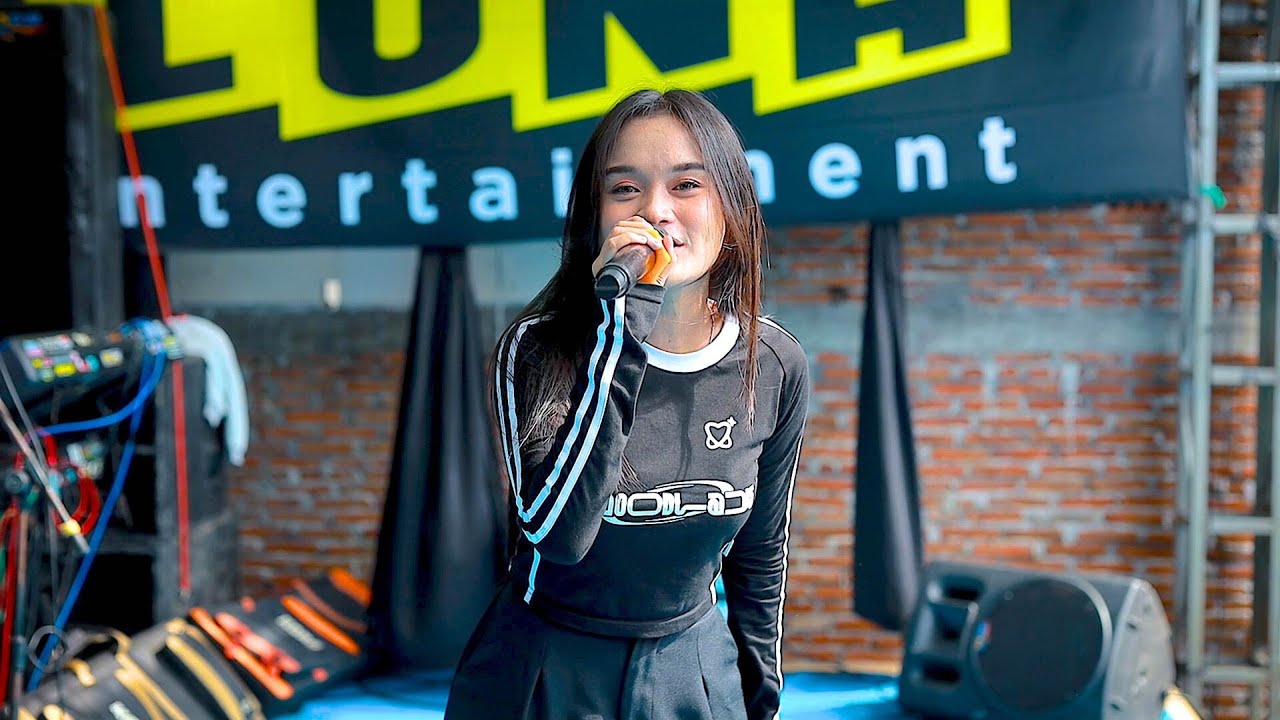 SUCI DALAM DEBU SAHMA FELLA - LALUNA MUSIC - HAPPY PARTY IRKAM - CSDW AUDIO