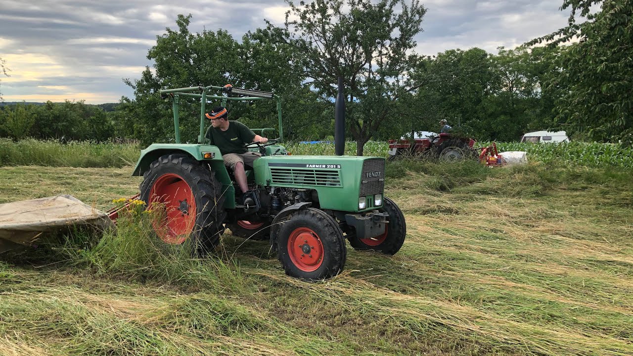 🍀 Fauchage à l'ancienne | Fendt Farmer 201 S  et Massey Ferguson 140