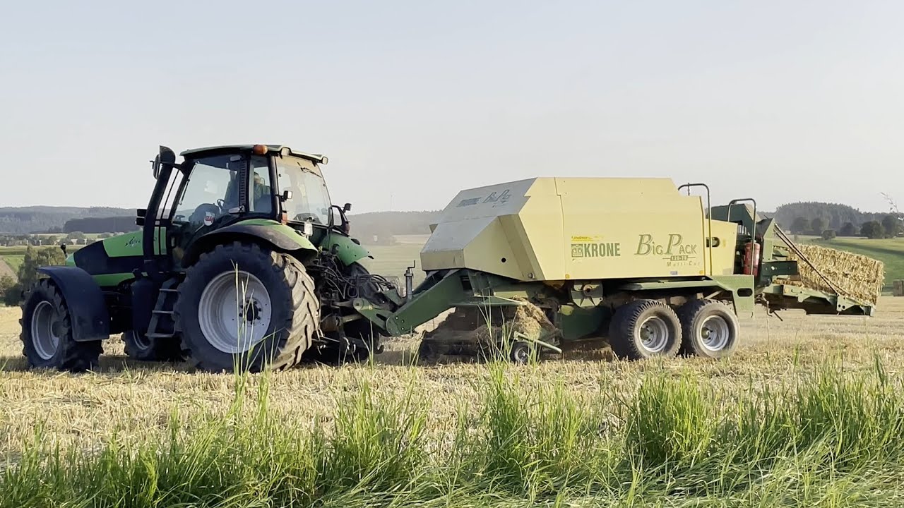 Strohballen pressen mit Deutz Agrotron und Krone BigPack