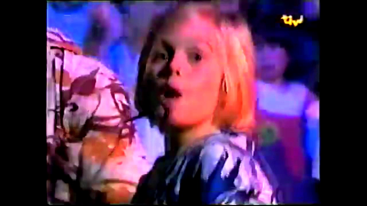 1998 :: Aaron Carter :: TiVi Interview 2/2 - Surfin' USA