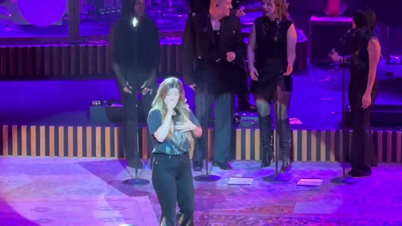 My Life Would Suck Without You, Kelly Clarkson 7-19-25