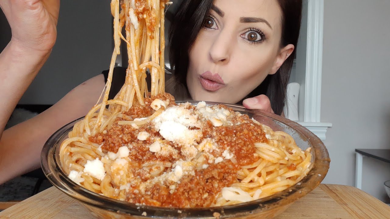 CHEESY Spaghetti Bolognese Pasta BIG BITES! Mukbang | Eating Show | Italian Food