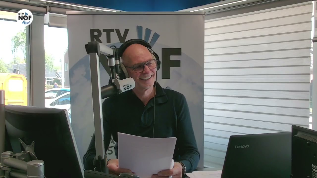 Aije Klaren van doarpsbelang Feanwalden over sporthal in de Weekend Nieuwsshow